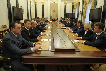 В РФ министрам запретят покупать телефоны дороже 15 тыс. руб