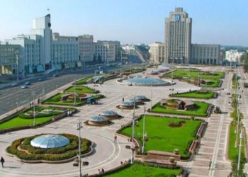 В Беларуси остановили работу визовые центры
