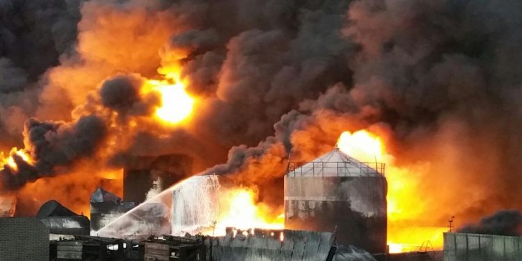 Под Киевом на нефтебазе случился пожар