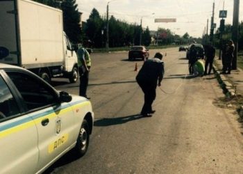 В Донецкой области налоговик на авто насмерть сбил женщину