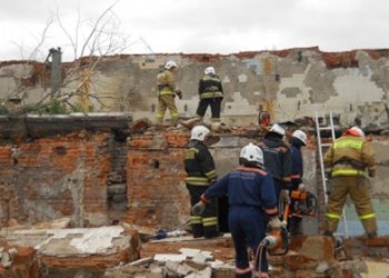 В Новосибирске на рабочих рухнул заброшенный цех скотобойни