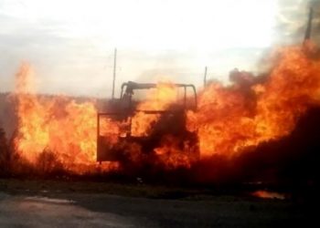В Полтавской области в результате ДТП перевернулись и загорелись два грузовика