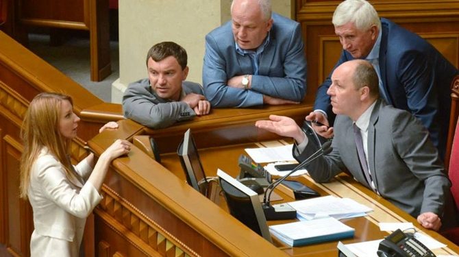 Парубий призвал власти США дать Украине летальное оружие