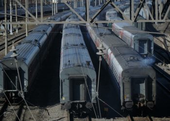 Пассажиров поезда Рига—Москва эвакуировали после сообщения о бомбе, - СМИ