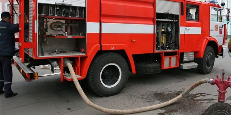Из горящего девятиэтажного дома в Киеве спасли 14 взрослых и 6 детей