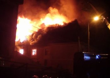 В Ростове-на-Дону полностью сгорело кафе