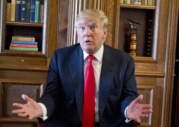 СМИ: Трамп пообещал отказаться от президентской зарплаты