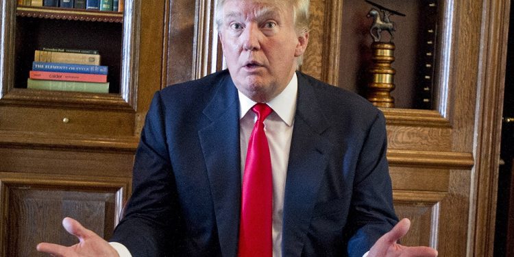 СМИ: Трамп пообещал отказаться от президентской зарплаты