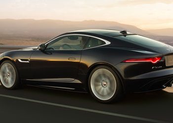На автодороге Канев-Черкассы Jaguar слетел в кювет, есть жертвы