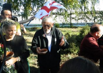 В Запорожье Вахтанга Кикабидзе встречали лезгинкой