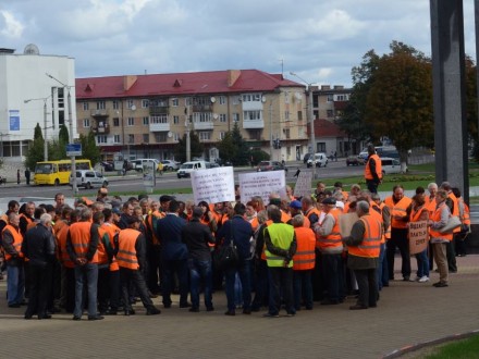 В Волынской области продолжают бастовать дорожники