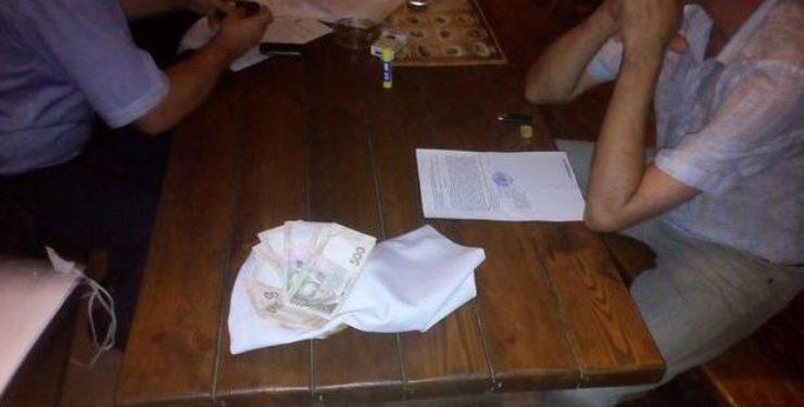 Под Запорожьем судью поймали на взятке
