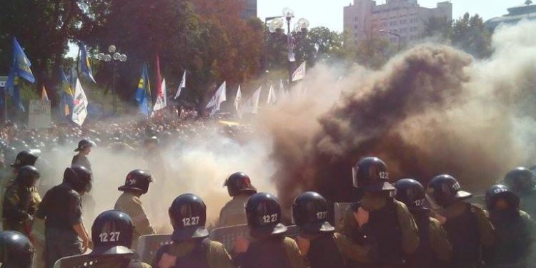 Шкиряк: После столкновений под ВР задержанными остаются 18 человек