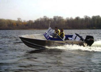 В Запорожье оперативник на лодке сбил 64-летнюю женщину