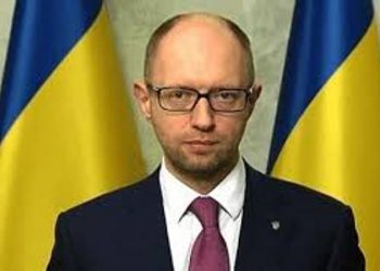 Яценюк сегодня посетит Черновцы