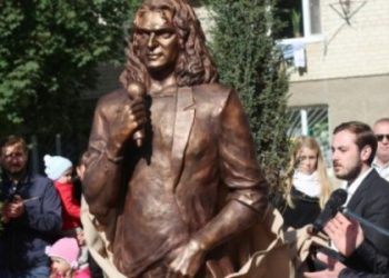 В Луцке появился памятник Кузьме