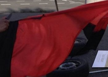 В Риге задержали парня, разрушившего выставку о Майдане