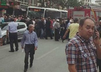 В Турции автобус врезался в толпу