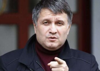 Арсен Аваков судится за право не использовать украинский язык