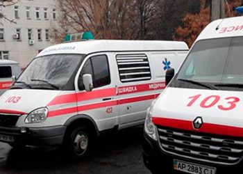 В Бердянске с третьего этажа выпал подросток