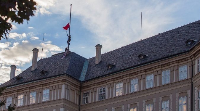 СМИ: Красные трусы стали причиной серии отставок в спецслужбе Чехии