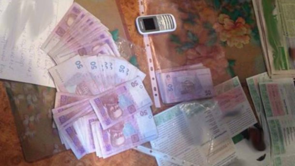 В Днепропетровске за кандидата в мэры раздавали по 500 грн