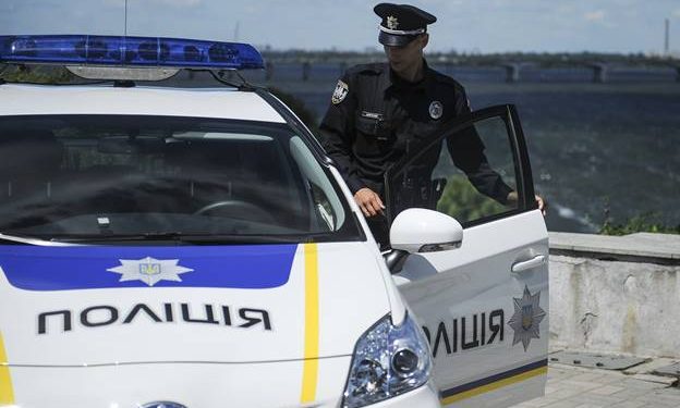 Авария в Киеве: Ford «впечатал» в грузовик полицейский Prius