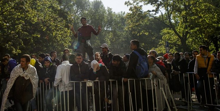 Пять человек получили ранения в массовой потасовке в приюте для беженцев в Гамбурге