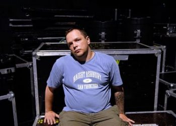 У звукорежиссера группы «Ленинград» угнали Infiniti FX37