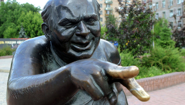 В Москве преступники похитили памятник актеру Евгению Леонову