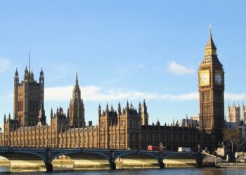 Лондон прервал практически все политические контакты с Москвой