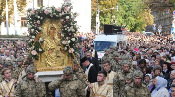Во Львове состоялось молитвенное шествие за мир в стране
