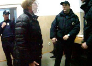 Во Львове преподавательница физкультуры избила представителей полиции