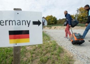 В Германии в силу вступил закон, отменяющий пособия для мигрантов