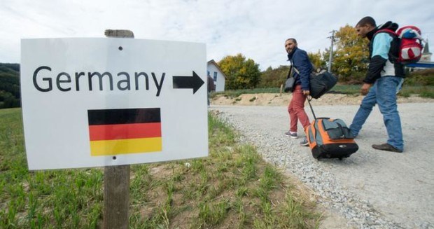 В Германии в силу вступил закон, отменяющий пособия для мигрантов