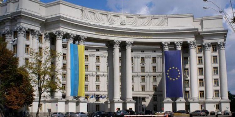 Пираты захватили в плен двоих украинских моряков возле берегов Нигерии