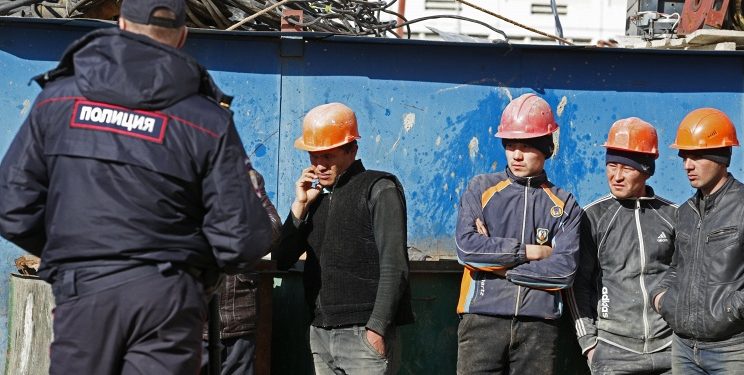 Около 500 мигрантов задержали в ходе профилактического рейда в Москве