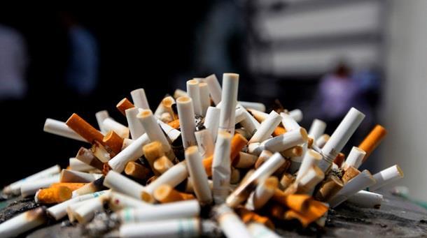 В Париже будут штрафовать за брошенные на улице окурки