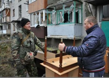 Во время «перемирия» больше тридцати семей вывезла свои вещи из «горячих» Песок