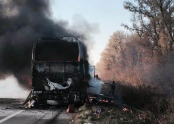 На автотрассе Киев-Харьков сгорел пассажирский автобус