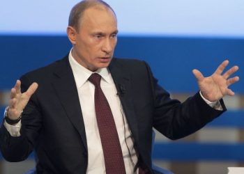 В Париже Путин пытался снять санкции с России, - Луценко