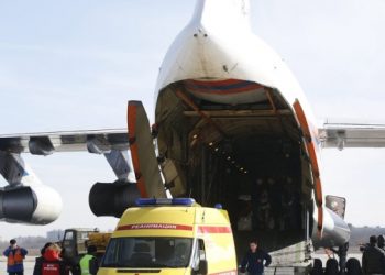 Самолет МЧС отправился в Крым за тяжелобольными детьми