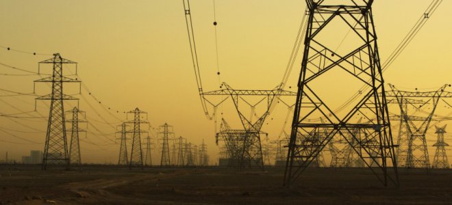 Двадцать пять тысяч украинцев требуют остановить подачу электроэнергии в Крым