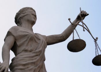 Мы готовы к юридической войне с Россией,- Яценюк