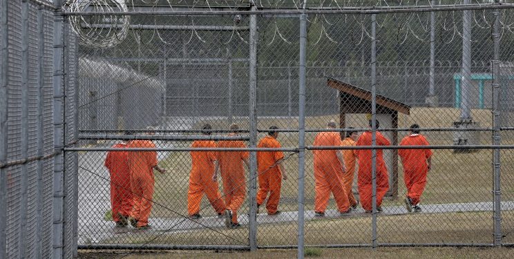 В США отпустят 6 тыс. заключенных