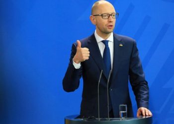 Яценюк назвал министров, которых вскоре уволят