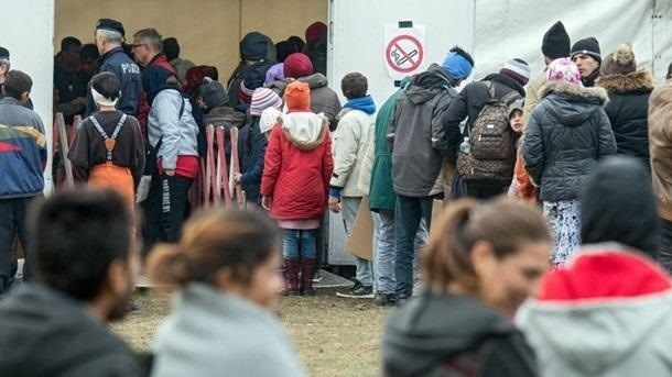 Премьер Франции Вальс: ЕС больше не может принимать беженцев