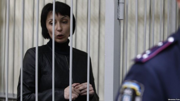 Работники МВД повесили на Лукаш электронный браслет
