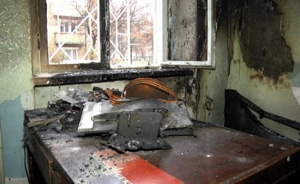 В Сумах неизвестные подожгли офис волонтеров