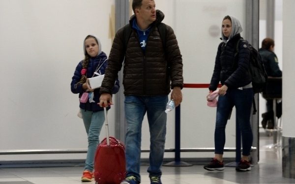 В России обсуждают возможность введения выездных виз для граждан